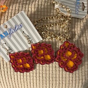 Fan Flirties earrings and necklace Set